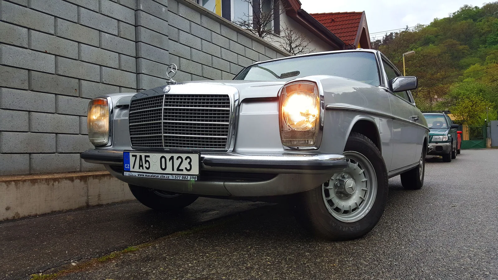 Mercedes-Benz 280CE W114 coupe