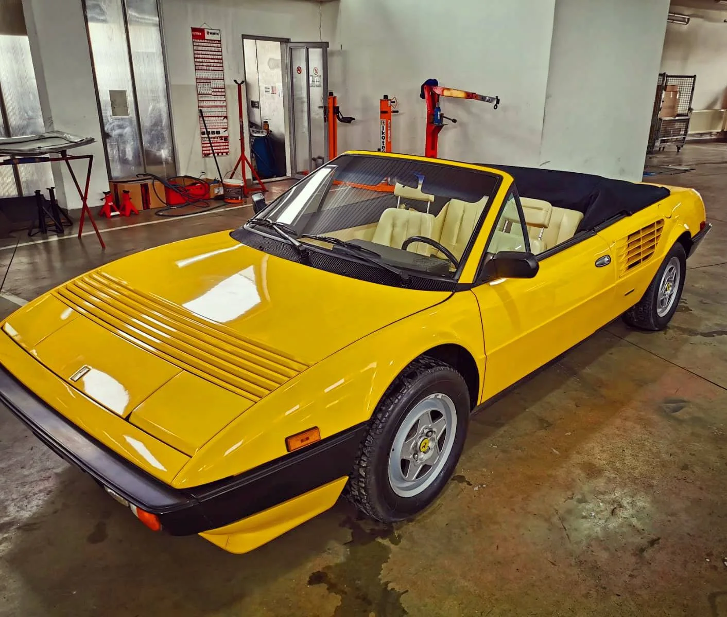 Ferrari Mondial QV Cabriolet
