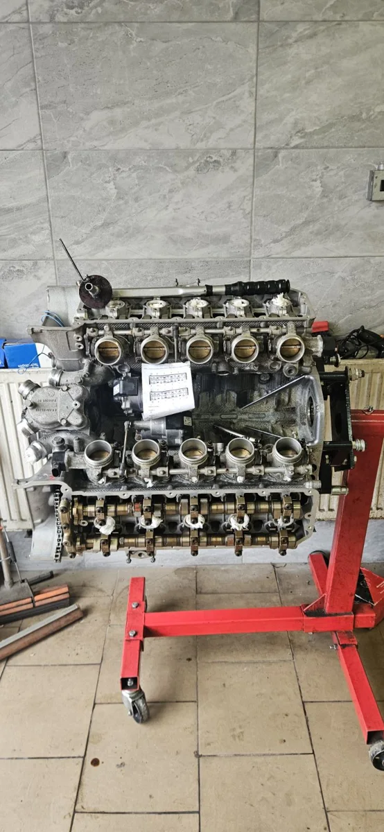 Rozobratý motor