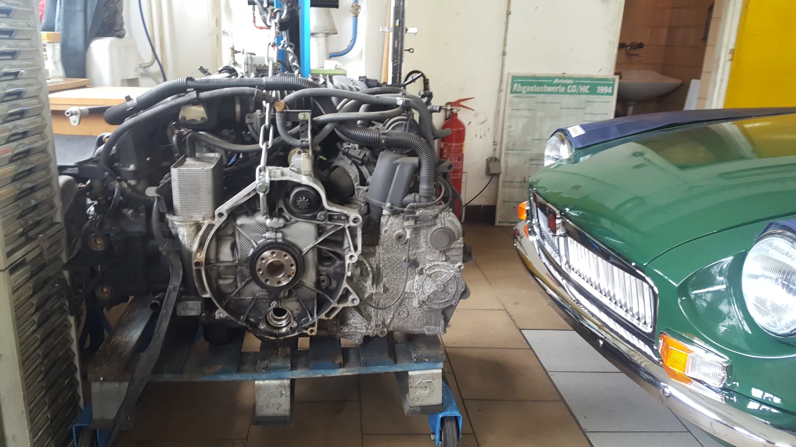 Motor Porsche 911 počas opravy