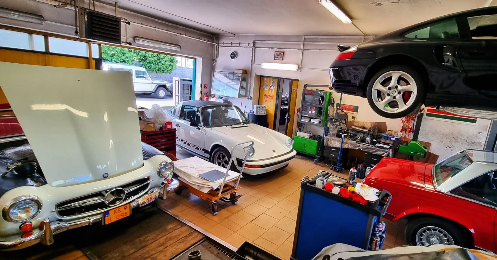 Dielňa P&P Motors s modernými aj historickými vozidlami